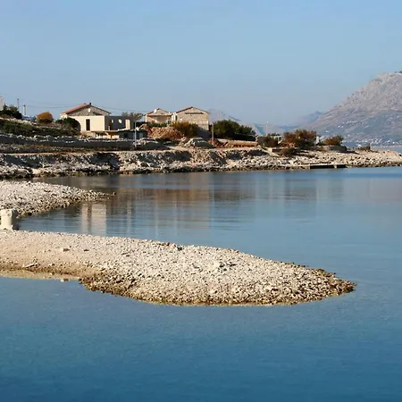 Apartment With A Parking Space Povlja, Brac - 759 Povlja (Brac)
